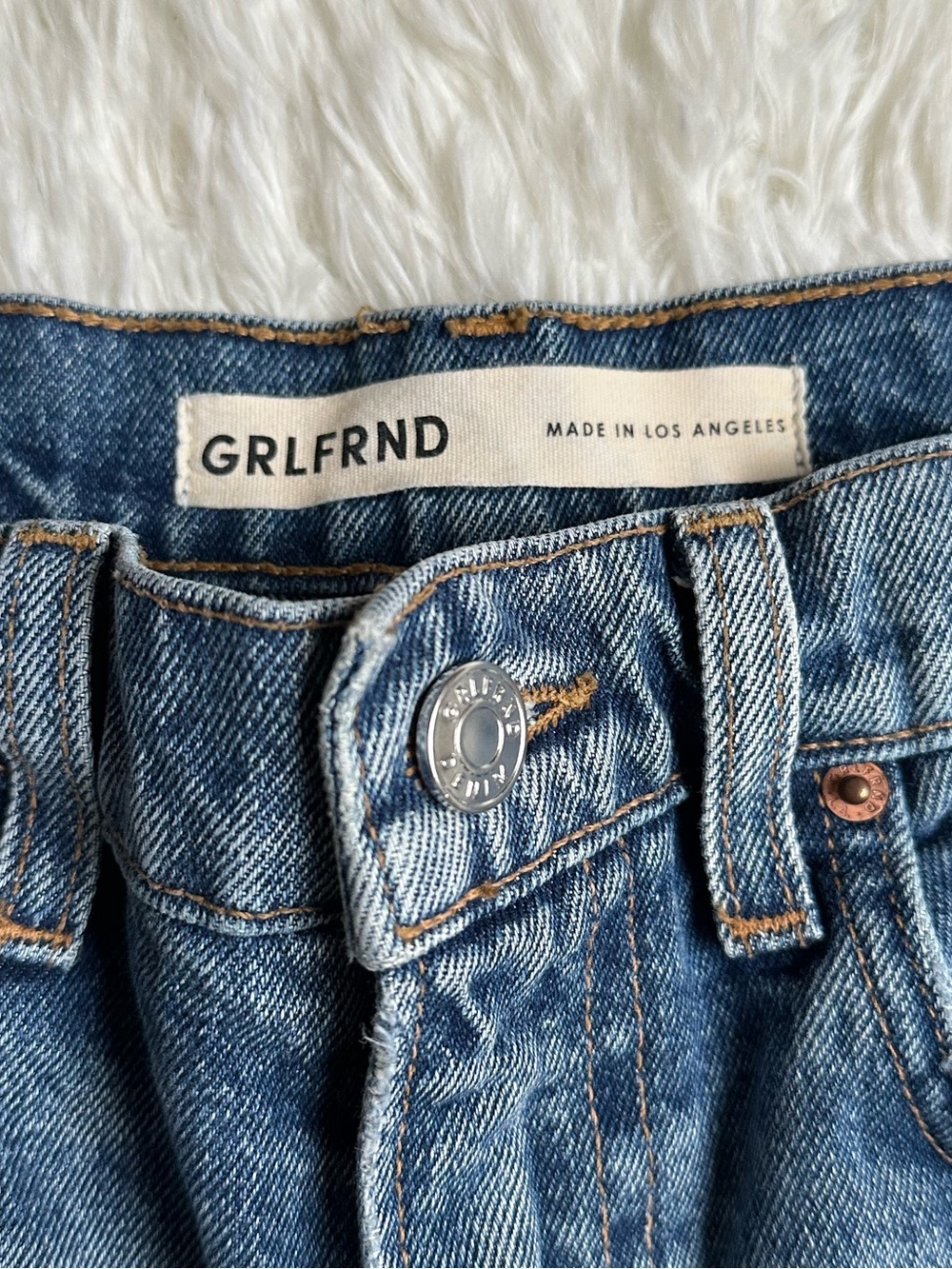 GRLFRND Sara Super High Rise Slim Straight Jeans - Sz 29 - Picture 6 of 12